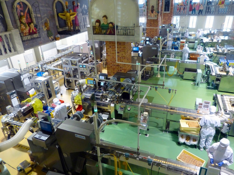 chocolaterie-ROQUEBRUNE SUR ARGENS-min_japan_sapporo_chocolate_factory_label_packaging_cookie_machine_operators-961509